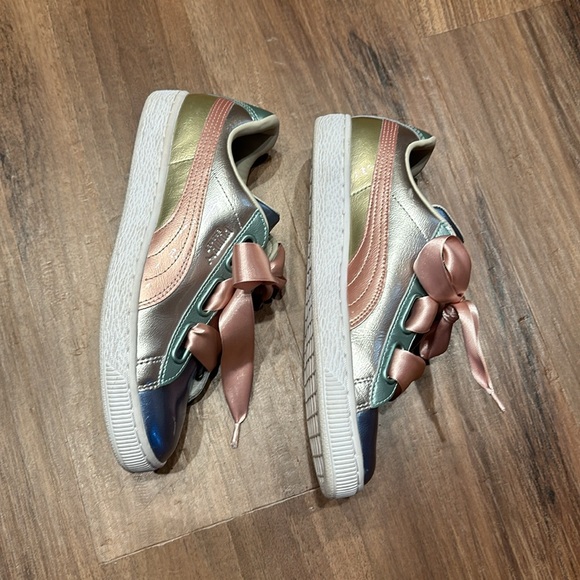 Adorable updated Puma sneaker size 8.5 - Picture 3 of 4